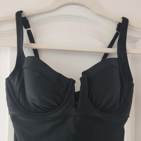 Shade & Shore Black Swimsuit, Size Medium - Picture 3 of 6